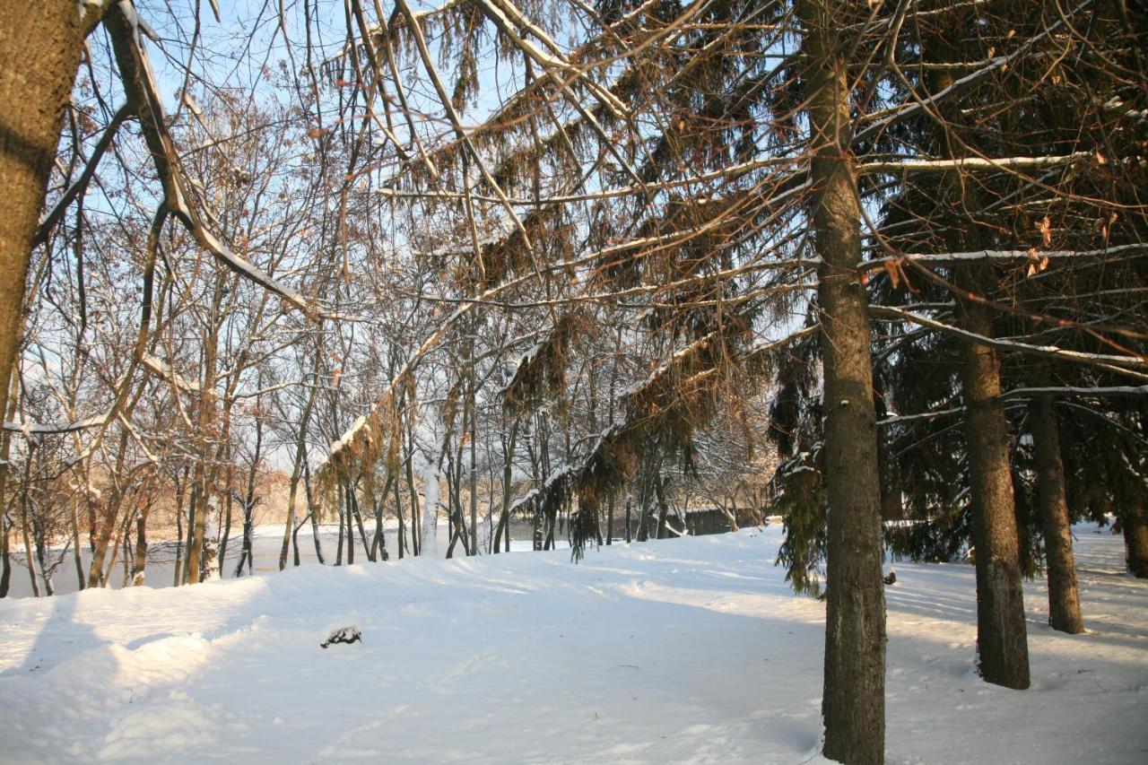 Гостинний Двір На Хуторі Хрещатик Exterior photo