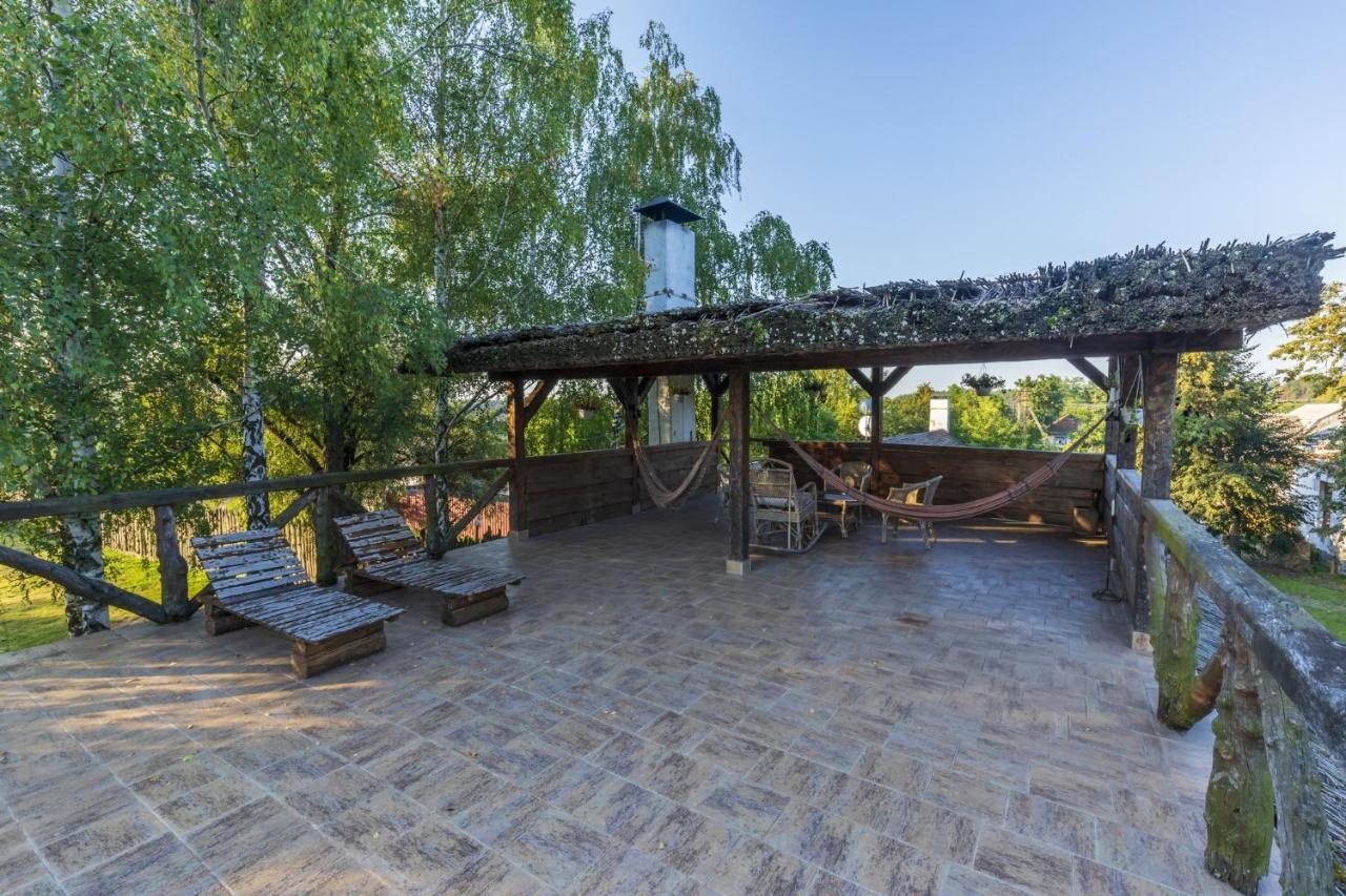 Гостинний Двір На Хуторі Хрещатик Exterior photo